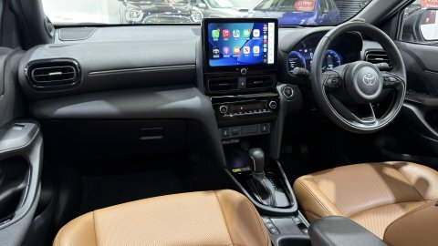 Toyota Yaris Cross Premiere Edition Green #3