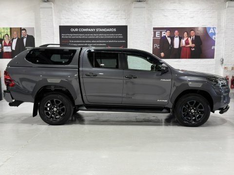 Toyota HILUX Invincible X 4Wd Grey #4