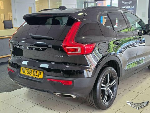 Volvo XC40 D3 148 Bhp R-design - Rear Park Assist Red #17