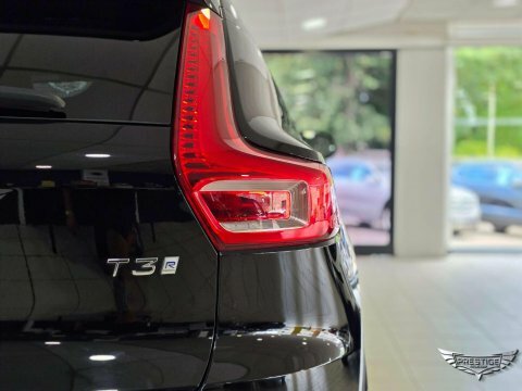 Volvo XC40 D3 148 Bhp R-design - Rear Park Assist Red #7