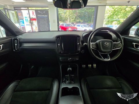 Volvo XC40 D3 148 Bhp R-design - Rear Park Assist Red #25