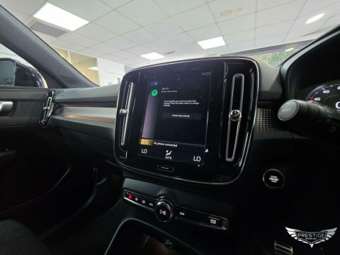 Volvo XC40 D3 148 Bhp R-design - Rear Park Assist Red #72