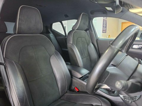 Volvo XC40 D3 148 Bhp R-design - Rear Park Assist Red #75