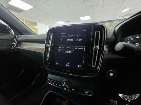 Volvo XC40 D3 148 Bhp R-design - Rear Park Assist Red #31