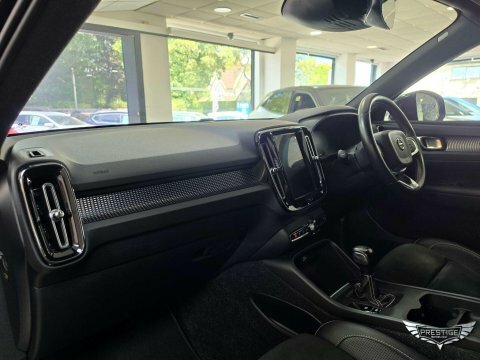 Volvo XC40 D3 148 Bhp R-design - Rear Park Assist Red #22