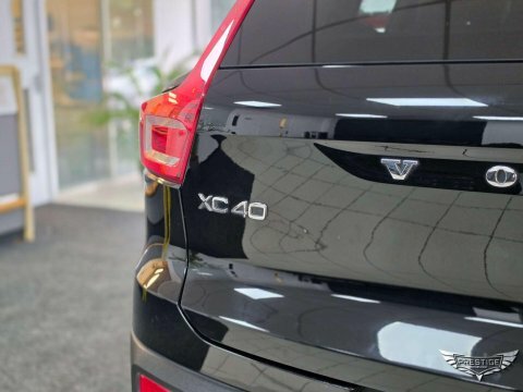 Volvo XC40 D3 148 Bhp R-design - Rear Park Assist Red #19