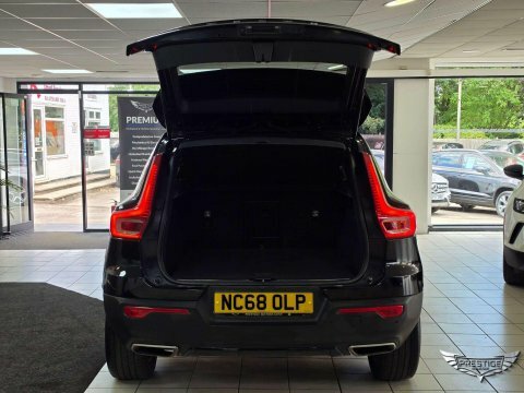 Volvo XC40 D3 148 Bhp R-design - Rear Park Assist Red #82