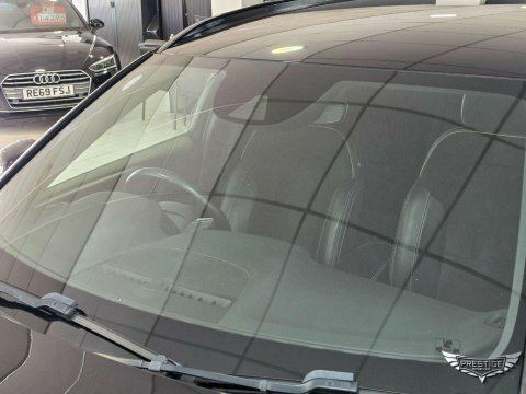 Volvo XC40 D3 148 Bhp R-design - Rear Park Assist Red #20