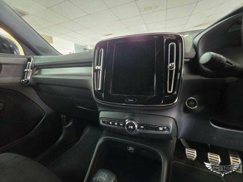 Volvo XC40 D3 148 Bhp R-design - Rear Park Assist Red #28