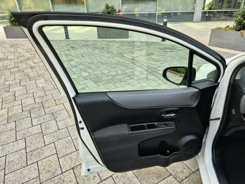 Toyota Yaris Hatchback 1.33 Dual Vvt-i Tr Euro 5 201212 Blue #21