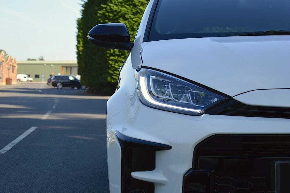Toyota Yaris 1.6 Awd Circuit Pack White #24