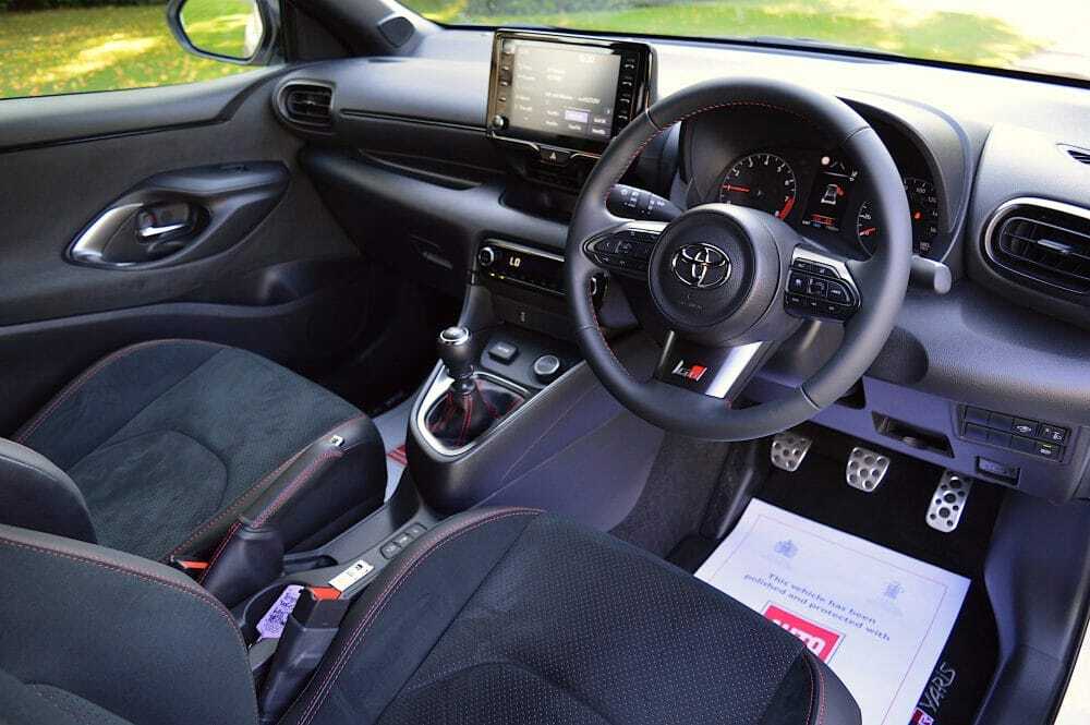 Toyota Yaris 1.6 Awd Circuit Pack White #8