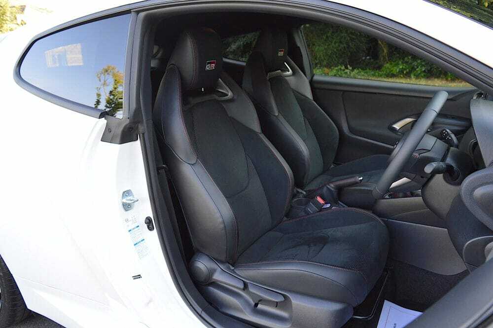 Toyota Yaris 1.6 Awd Circuit Pack White #7