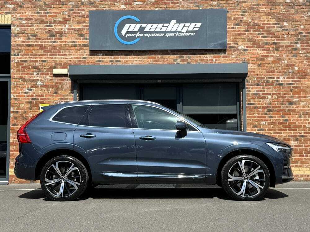 Volvo XC60 2.0H T8 Recharge 18.8Kwh Ultimate Bright Awd  #2