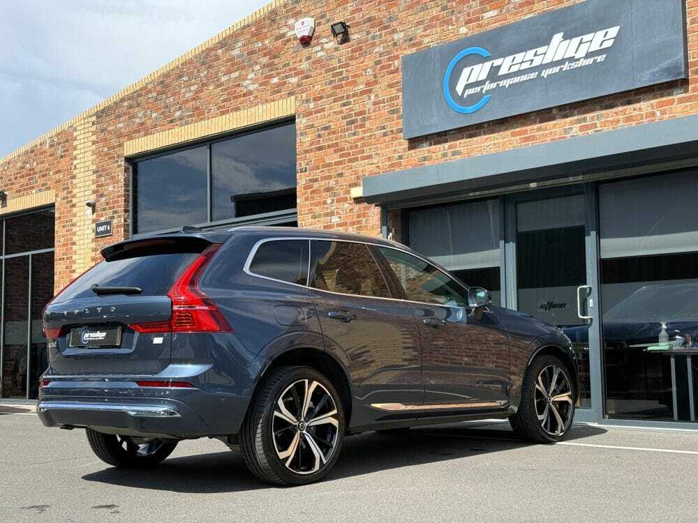 Volvo XC60 2.0H T8 Recharge 18.8Kwh Ultimate Bright Awd  #3