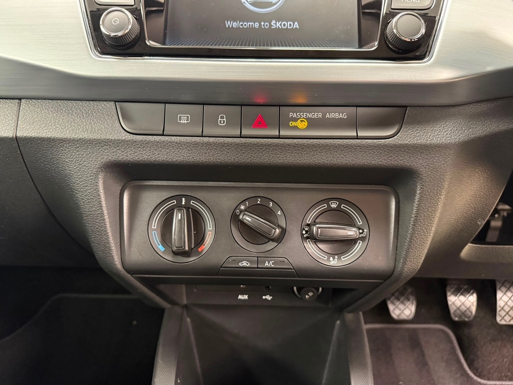 Skoda Fabia 1.2L Monte Carlo Tsi 109 Bhp White #19