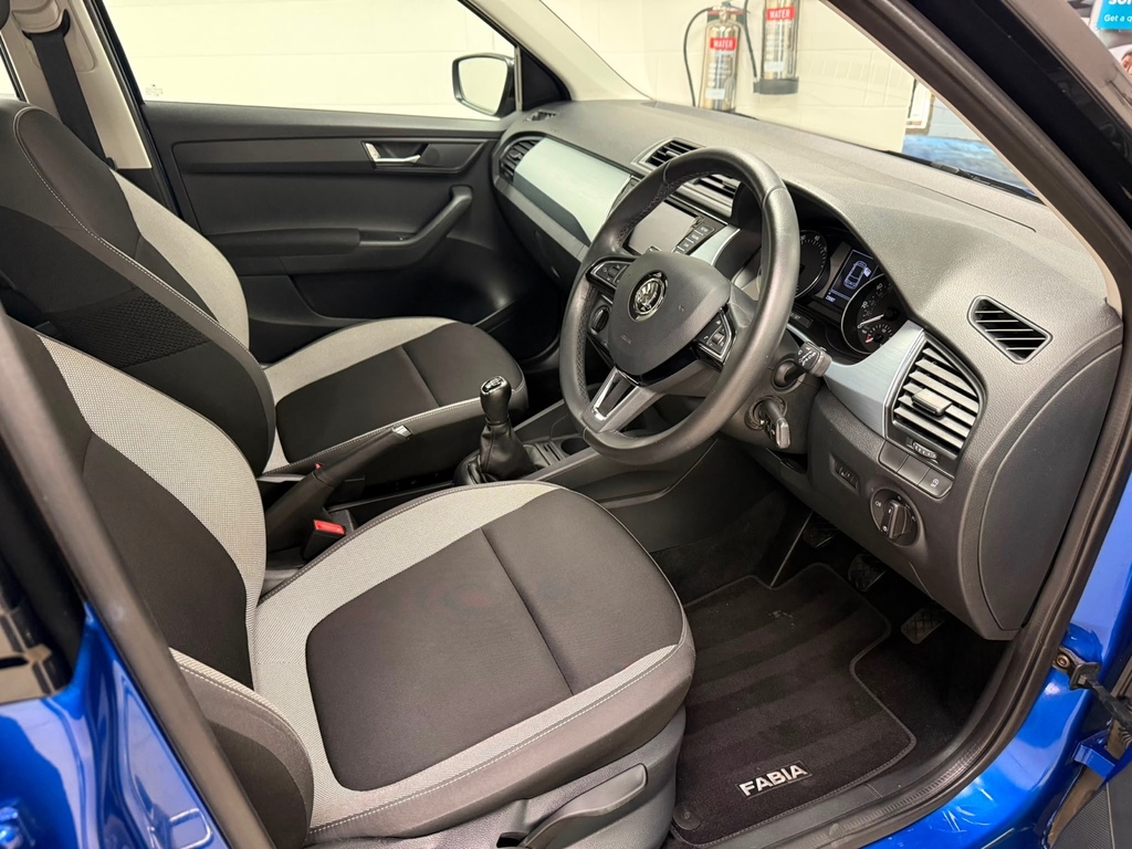 Skoda Fabia 1.0 Tsi Colour Edition Blue #2