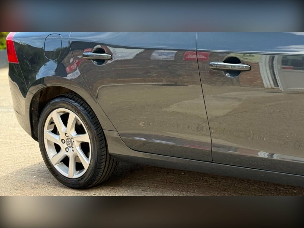 Volvo V60 2.4 D5 Se Lux Nav 212 Bhp Black #20