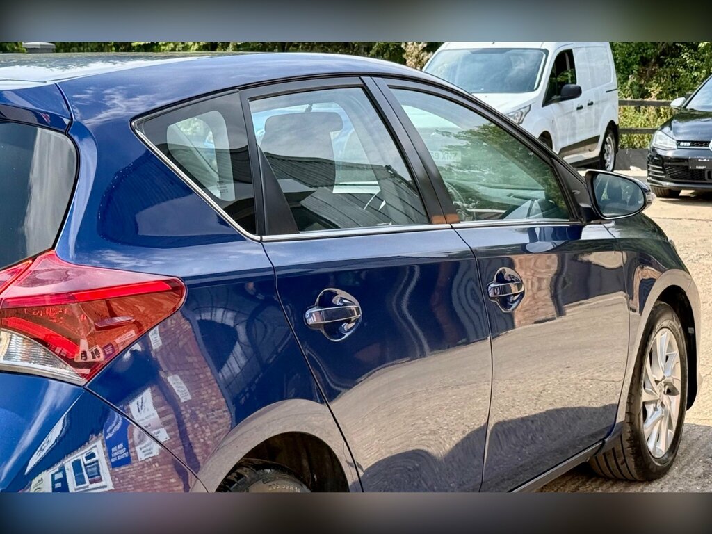 Toyota Auris 1.2T Icon Blue #33
