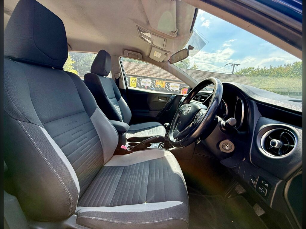 Toyota Auris 1.2T Icon Blue #10