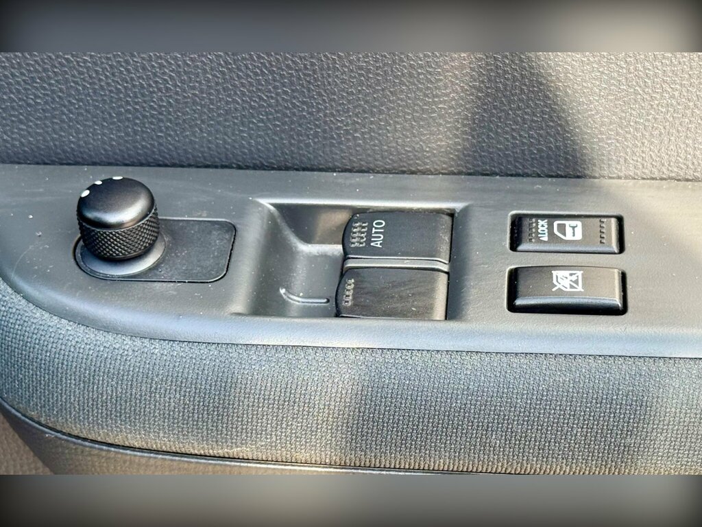 Suzuki Swift 1.3 Gl - 65935 Miles Kashmir Blue Pearl Metall Blue #38