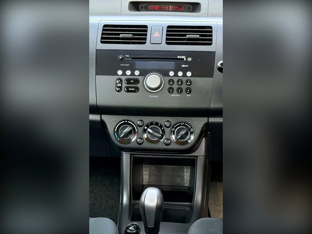 Suzuki Swift 1.3 Gl - 65935 Miles Kashmir Blue Pearl Metall Blue #18
