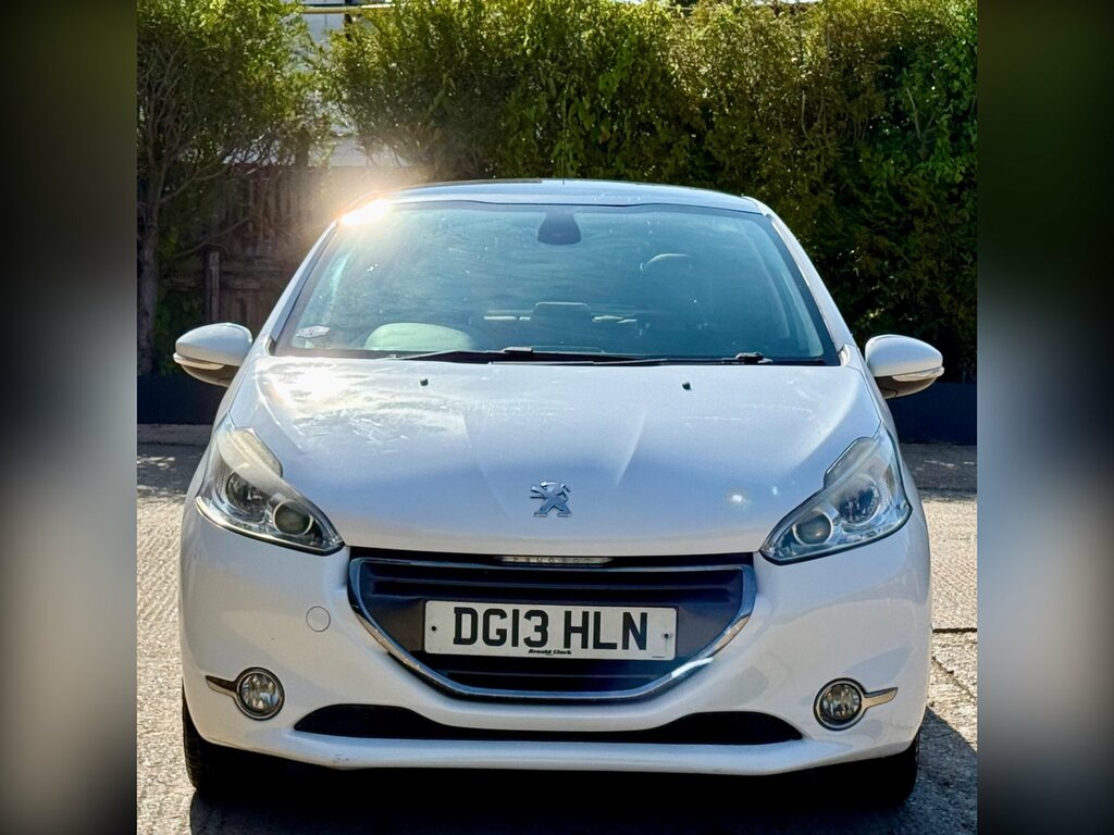 Peugeot 208 1.6 Vti Feline Euro 5 DG13HLN White #2