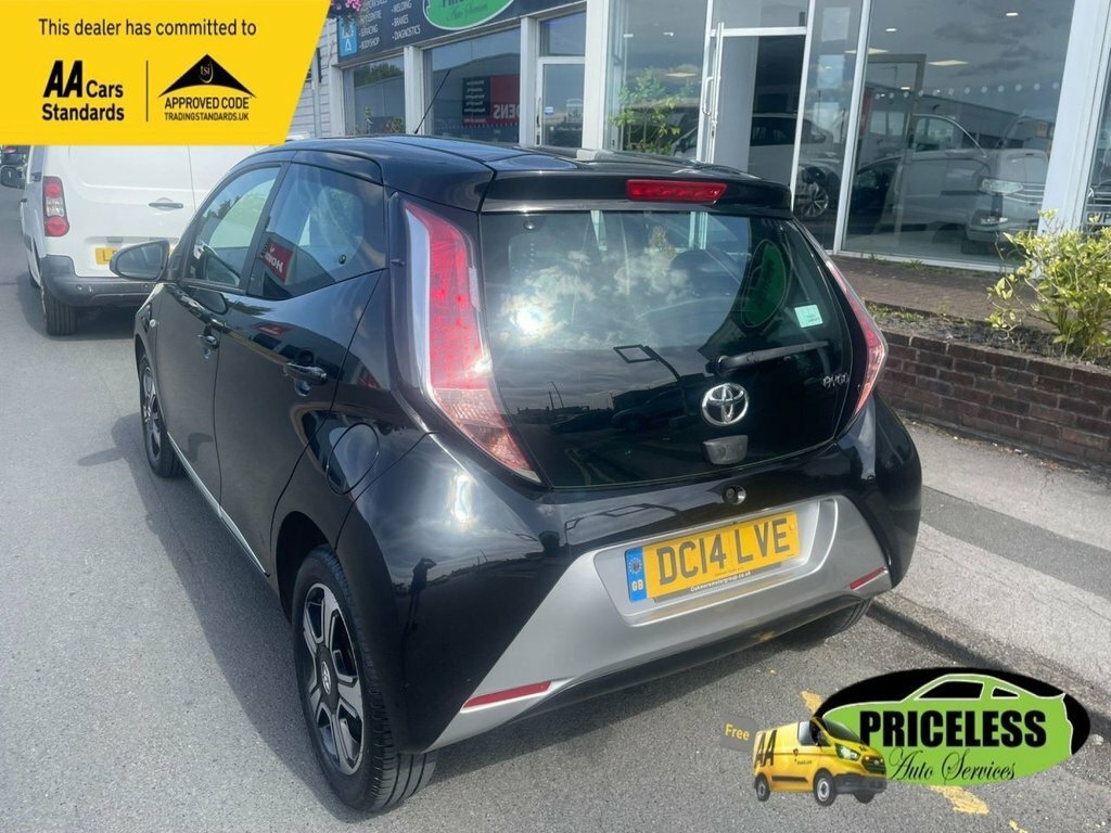 Toyota Aygo 1L X-clusiv Black #6