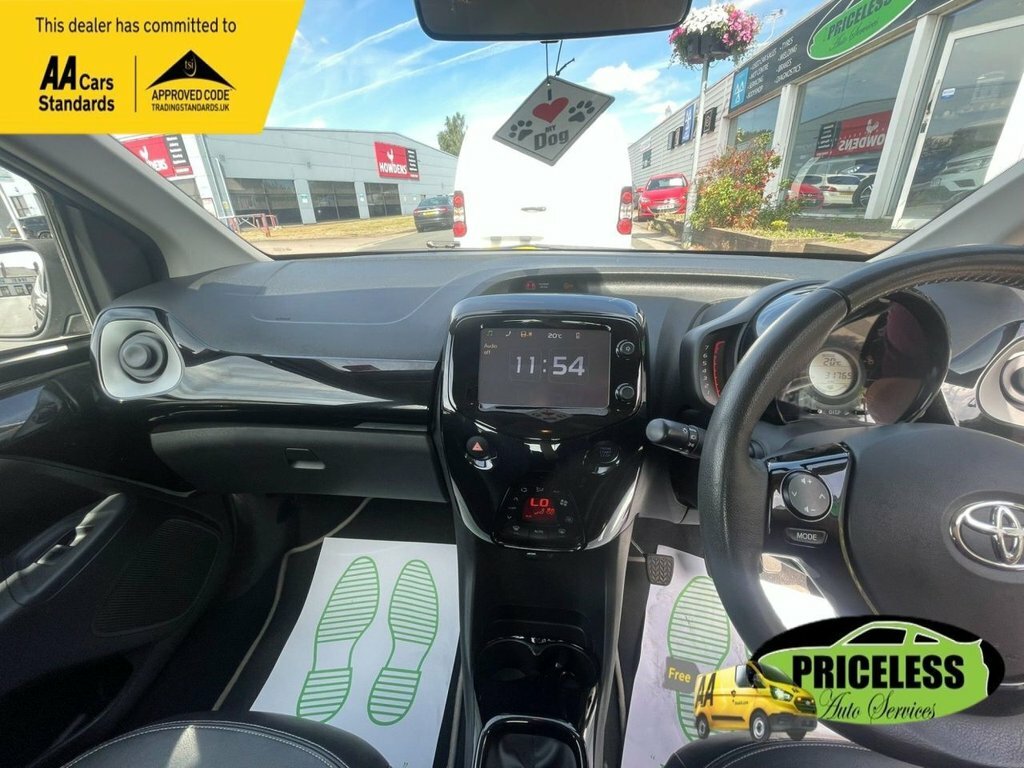 Toyota Aygo 1L X-clusiv Black #2