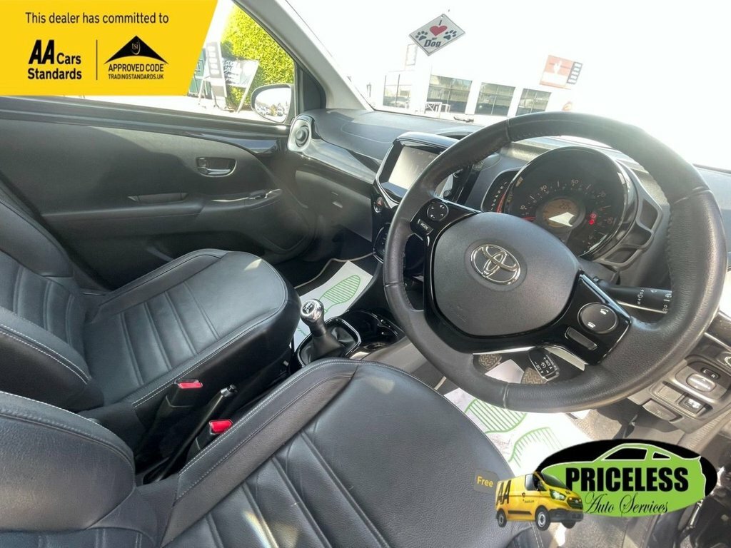 Toyota Aygo 1L X-clusiv Black #5