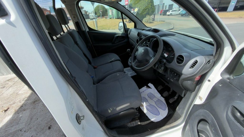 Peugeot Partner 1.6L Professional White #2