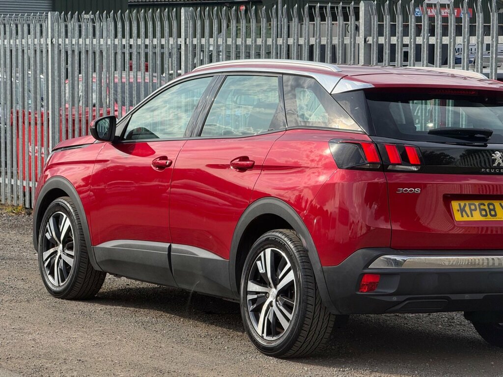 Peugeot 3008 1.2 Puretech Active Euro 6 Ss Red #4