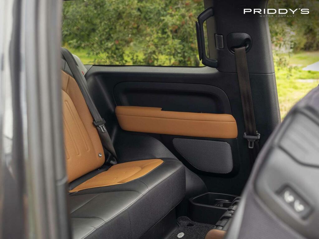 Land Rover Defender 90 3.0 D200 S 90 Estate Black #29