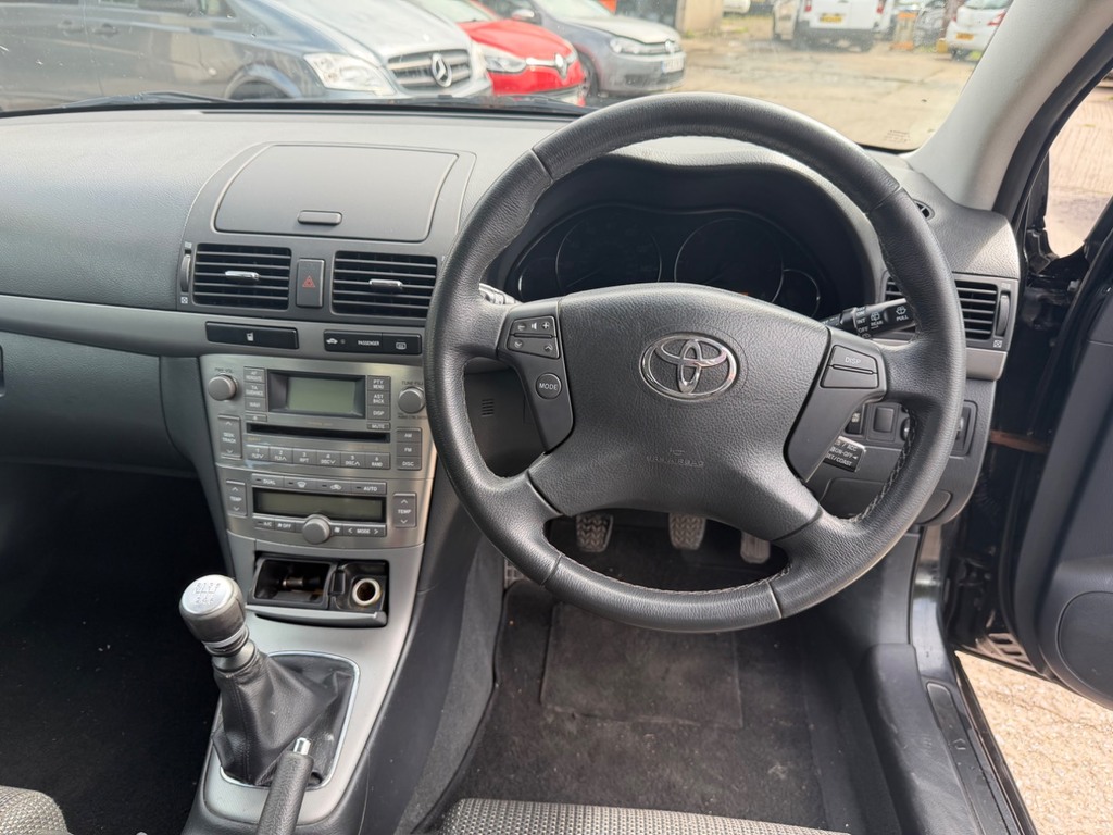 Toyota Avensis 2.0 D-4d Tr Silver #14