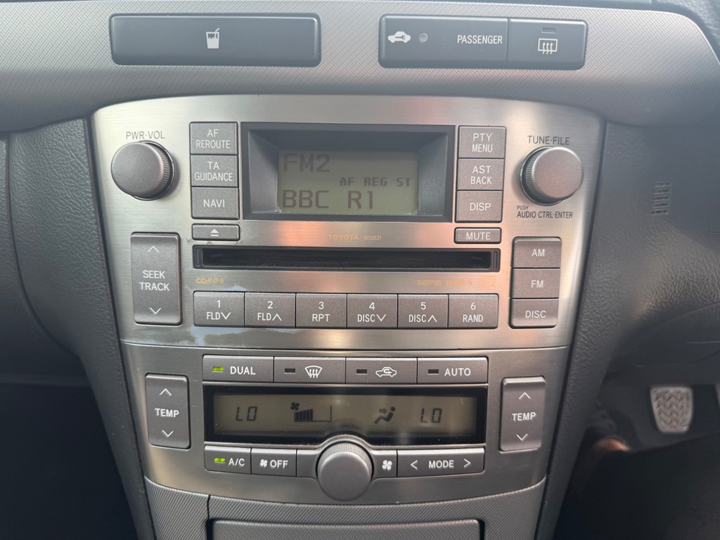 Toyota Avensis 2.0 D-4d Tr Silver #18