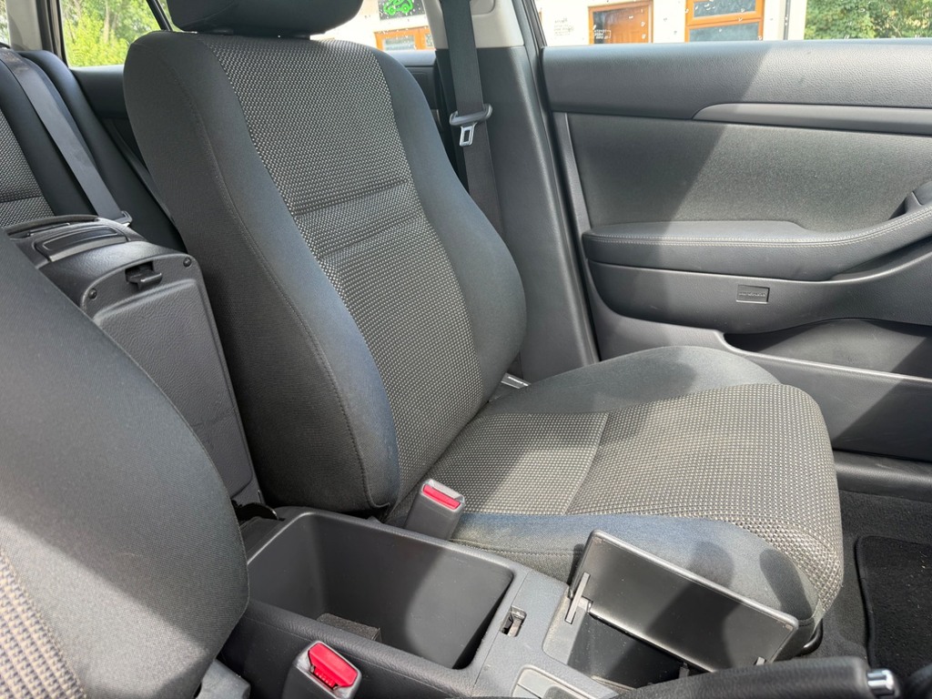 Toyota Avensis 2.0 D-4d Tr Silver #24