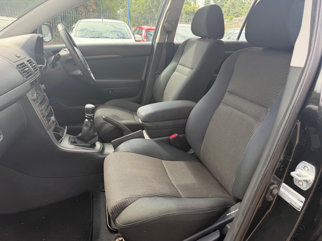 Toyota Avensis 2.0 D-4d Tr Silver #8