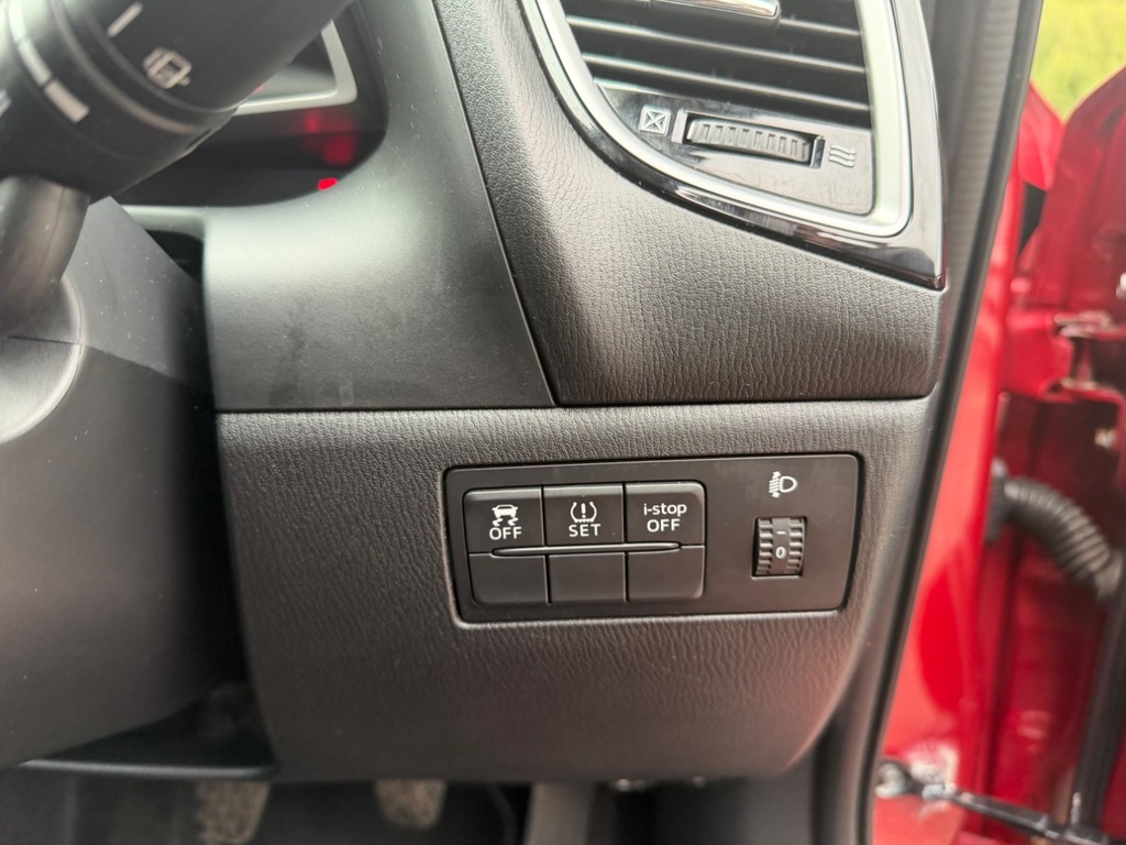 Mazda 3 2.2L Sport Nav D Saloon Euro 5 Red #19