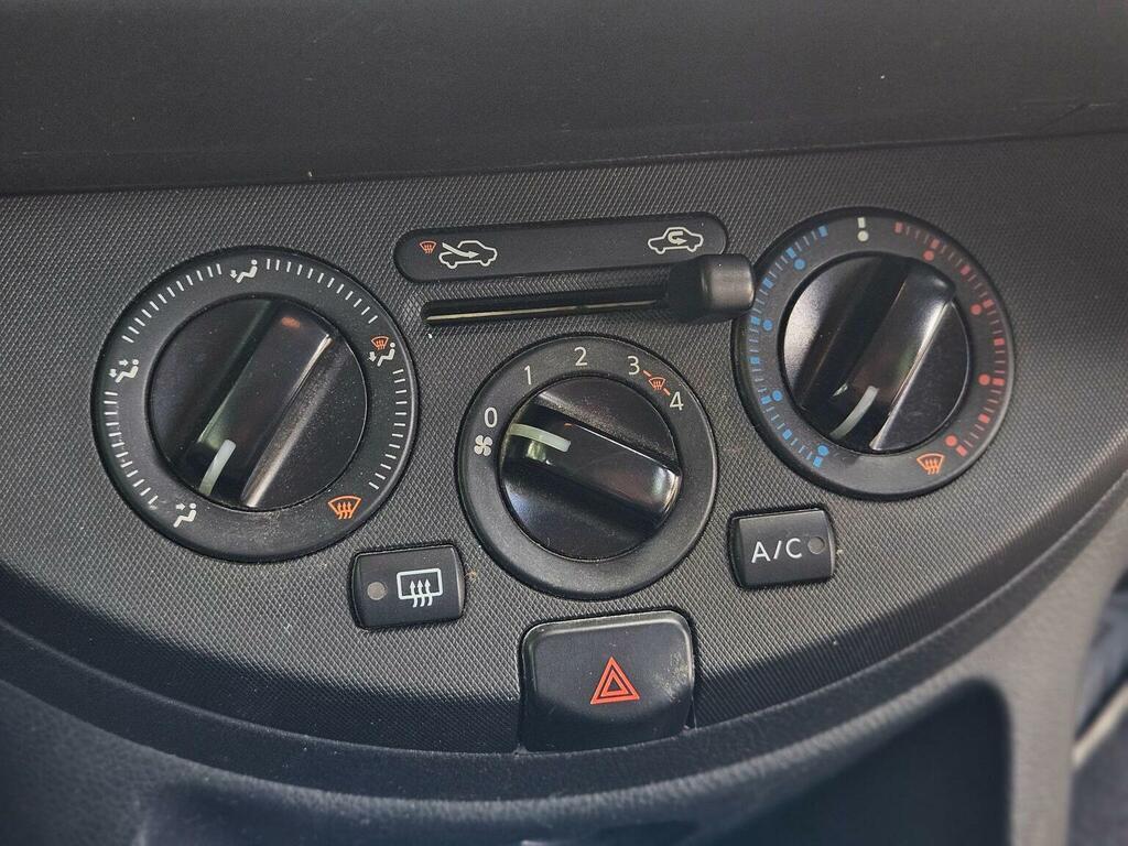 Nissan Note 1.4 16V Acenta Euro 4 Silver #4