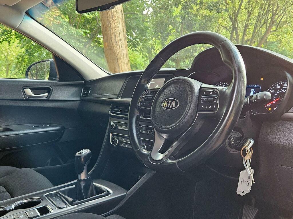 Kia Optima Estate 1.7 Crdi 2 Sportswagon Euro 6 Ss 20 FV18YYS Black #2