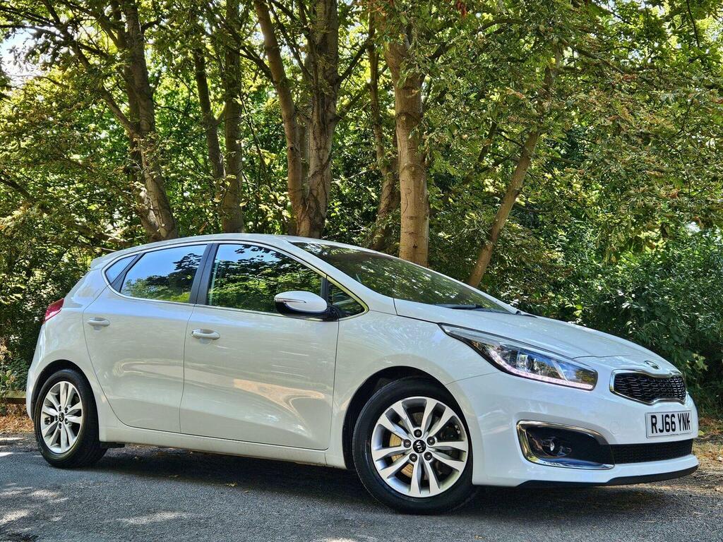 Kia Ceed Hatchback 1.6 Gdi 2 Euro 6 Ss 201766 White