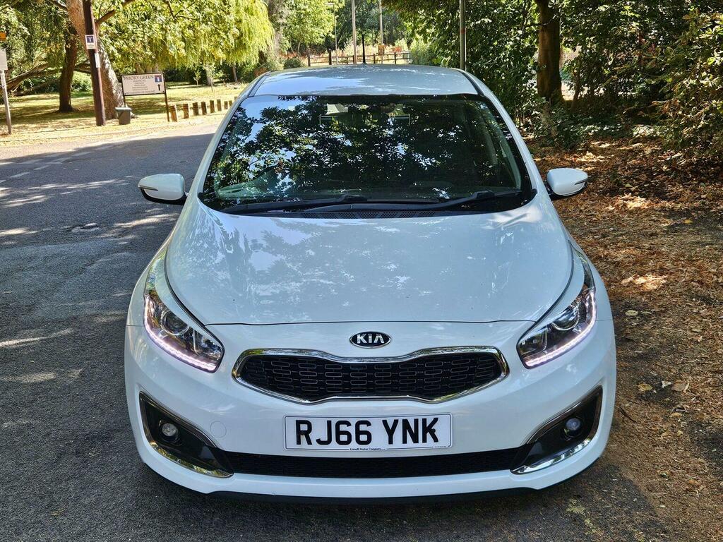 Kia Ceed Hatchback 1.6 Gdi 2 Euro 6 Ss 201766 White #5