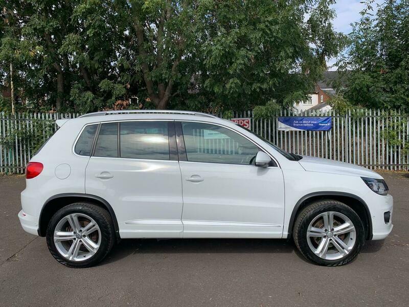 Volkswagen Tiguan 2.0 Tdi Bluemotion Tech White #4