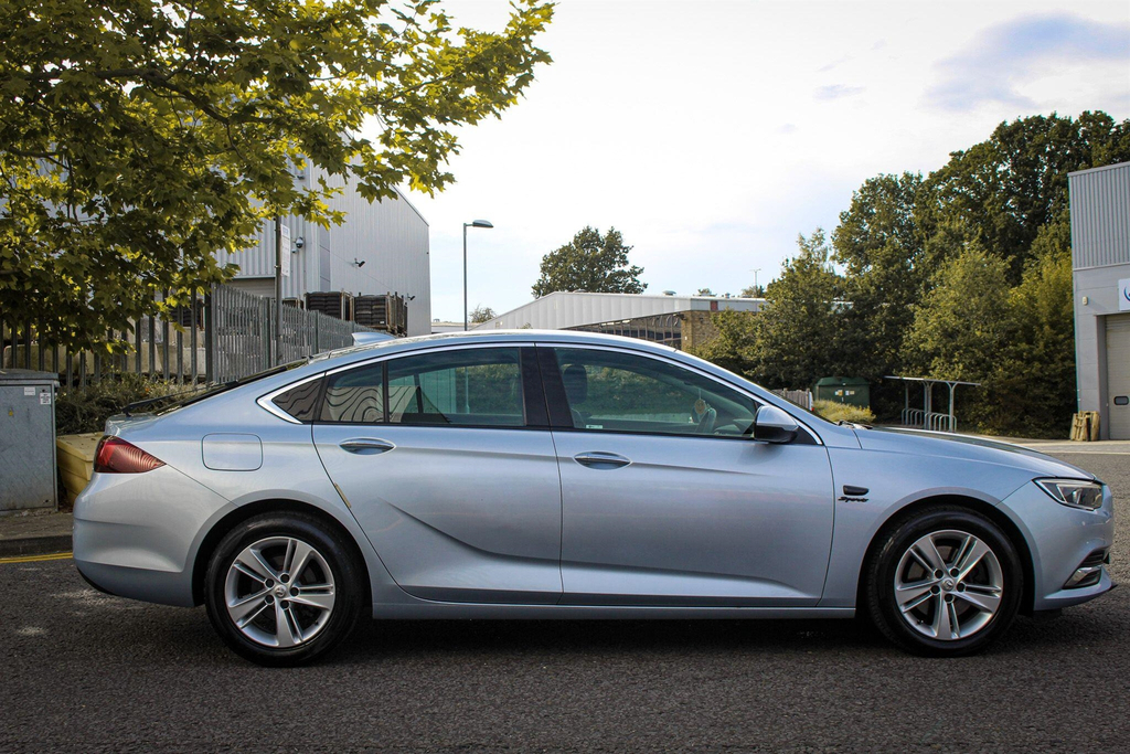 Vauxhall Insignia Gransport 1.5L Sri 163 Bhp White #22
