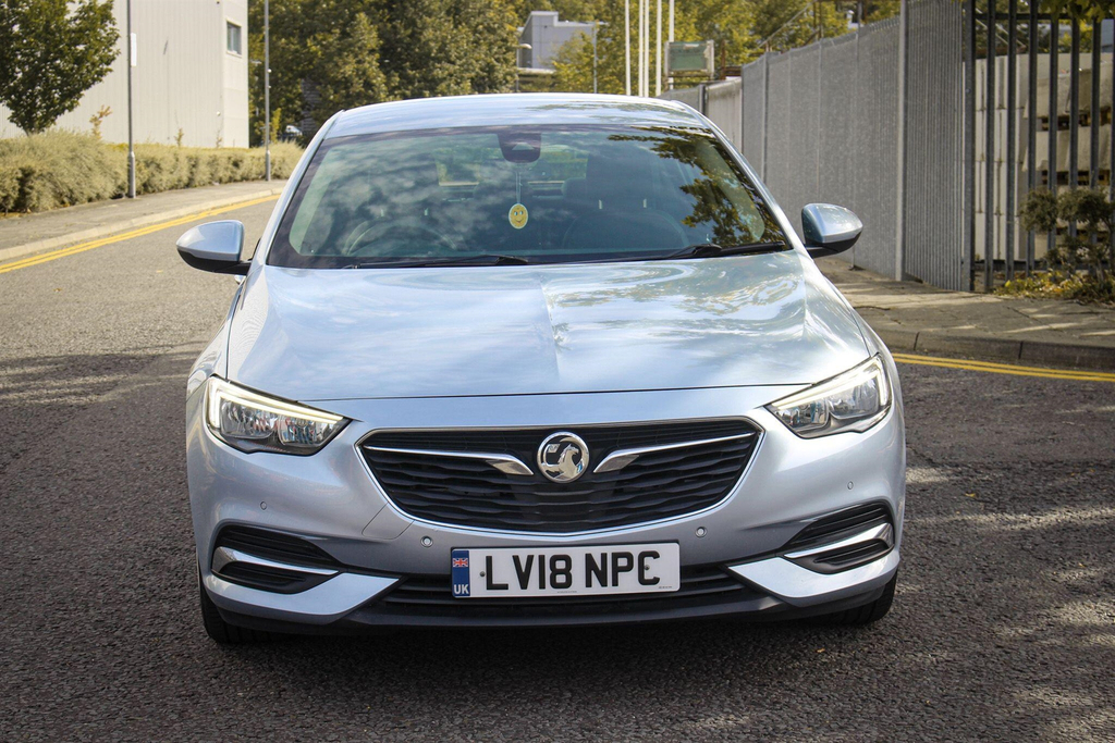 Vauxhall Insignia Gransport 1.5L Sri 163 Bhp White #13