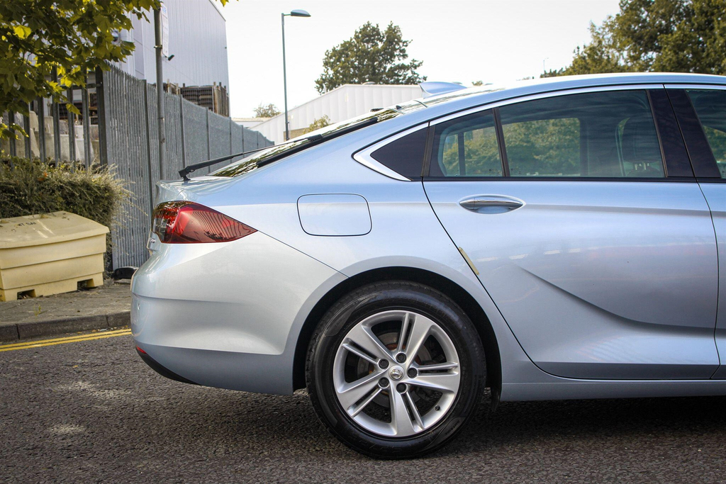 Vauxhall Insignia Gransport 1.5L Sri 163 Bhp White #23