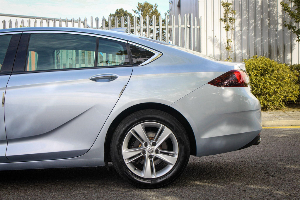 Vauxhall Insignia Gransport 1.5L Sri 163 Bhp White #19
