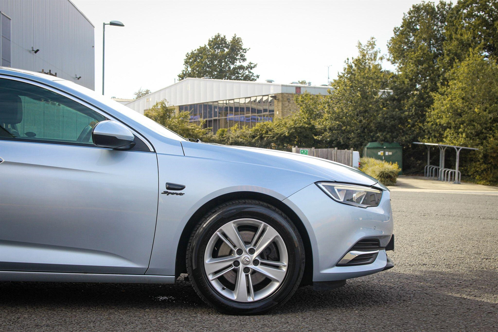 Vauxhall Insignia Gransport 1.5L Sri 163 Bhp White #24