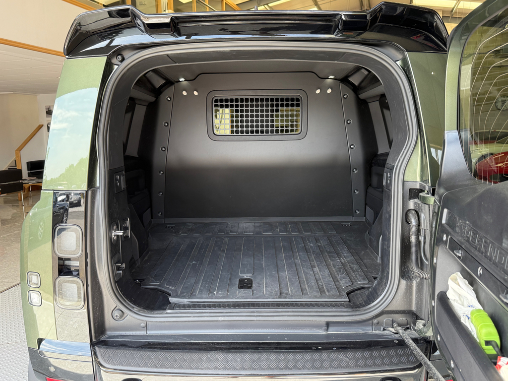 Land Rover Defender 90 3.0 D250 Hard Top X-dynamic Se 3 Seat Grey #31