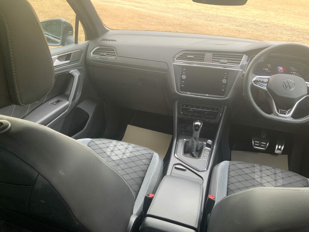 Volkswagen Tiguan 1.5 Etsi Mhev R-line Dsg Euro 6 Ss Black #19